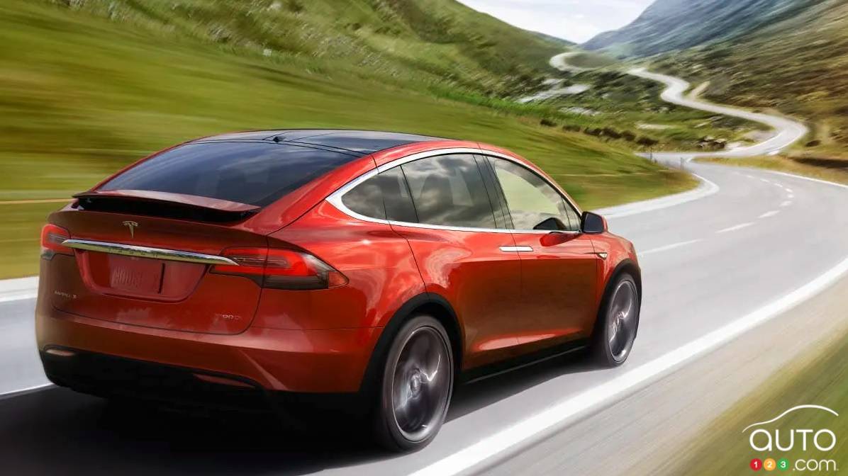 Tesla baisse à nouveau le prix du Model X au Canada